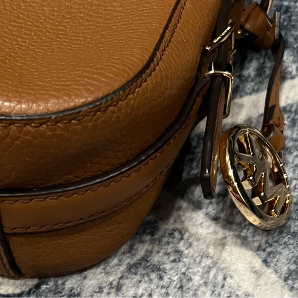 Michael Kors Bedford Legacy Leather Flap Crossbody EUC - Picture 8 of 13